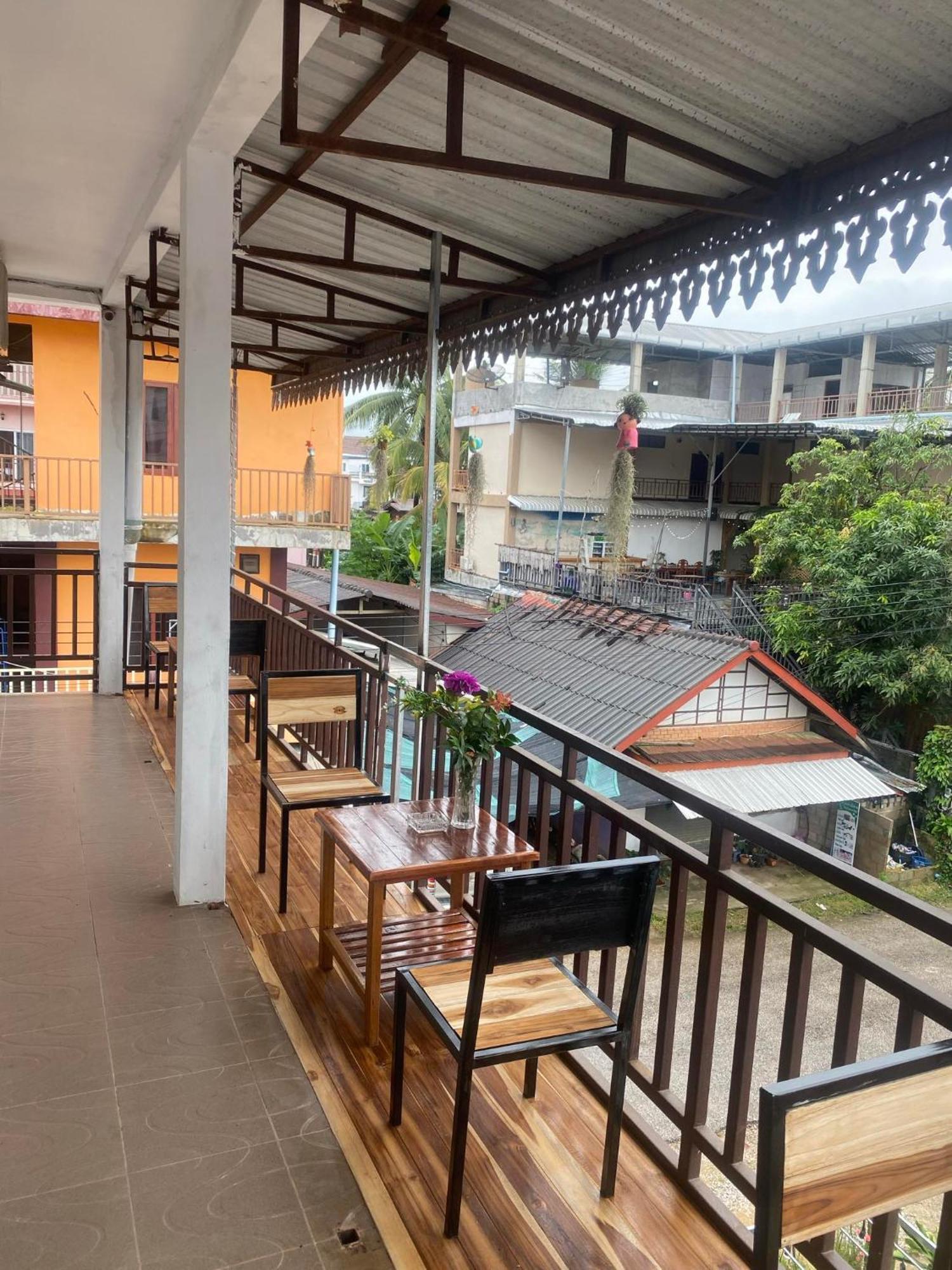 Vang Vieng Victory Guesthouse Екстериор снимка
