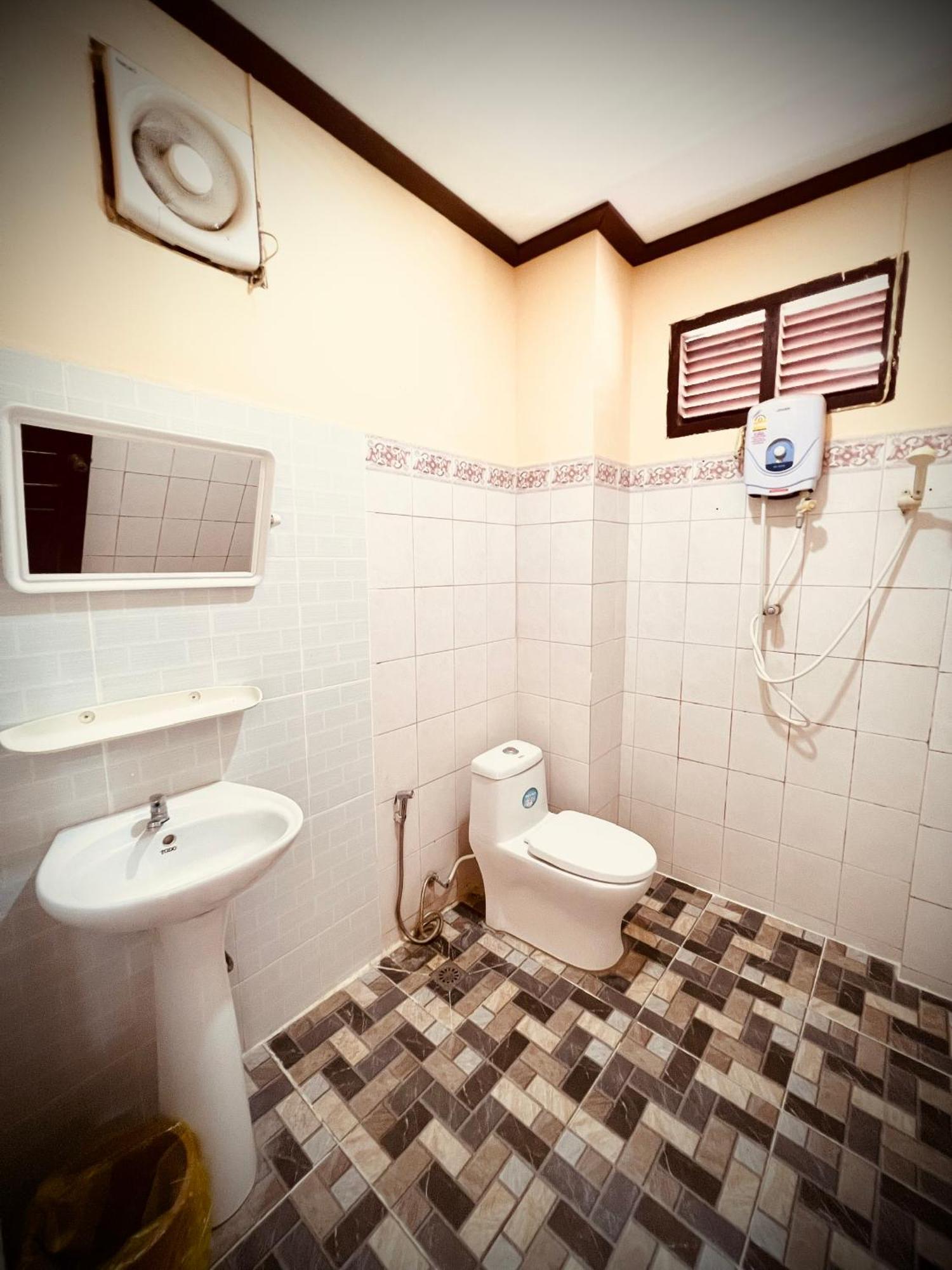 Vang Vieng Victory Guesthouse Екстериор снимка